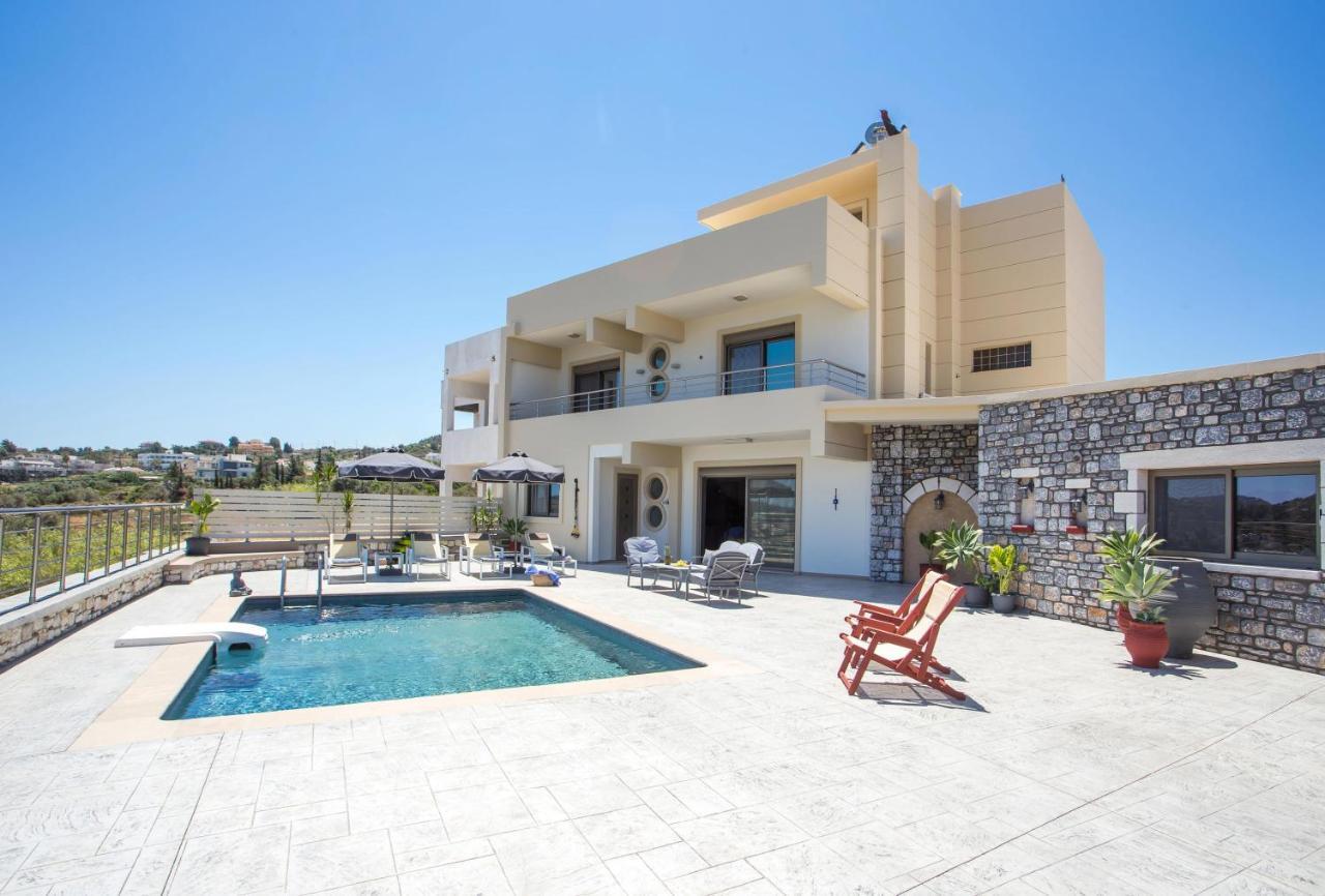 Des & Coo Luxury Villa With Private Pool Фаліракі Екстер'єр фото